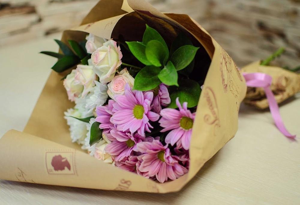 Букет цветов из: Розы и Хризантемы в Уральском