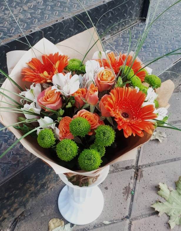 Букет цветов из: Герберы, Хризантемы, Альстромерии и Розы в Уральском