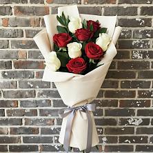 Букет цветов из:  Розы в Уральском
