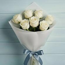 Букет 7 Белых роз Эдлесс Лав в Уральском