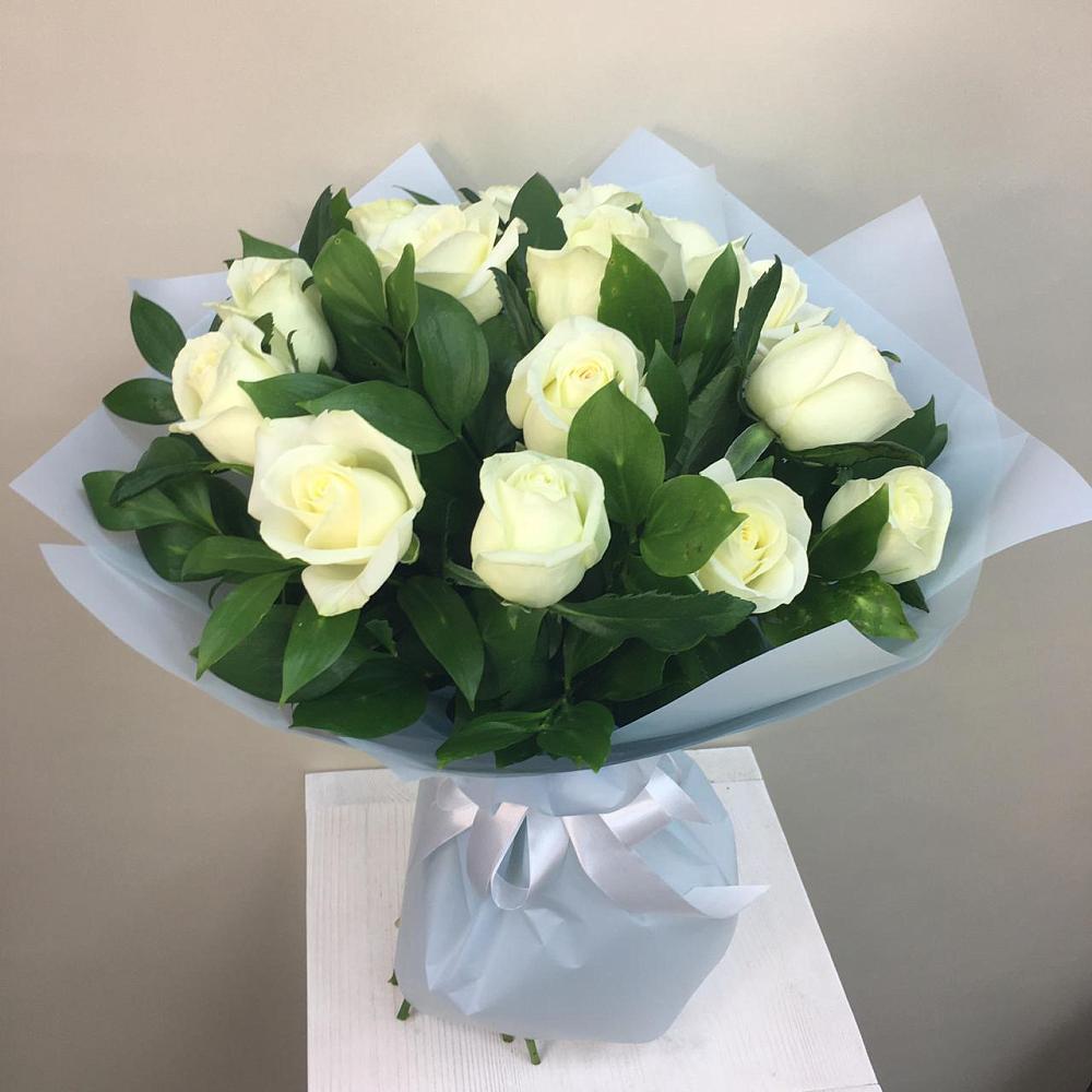 Букет 15 Белых роз Проуд в Уральском