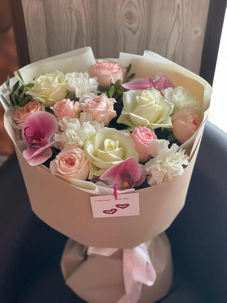 Букет цветов из: Орхидеи, Розы и Гвоздики в Уральском