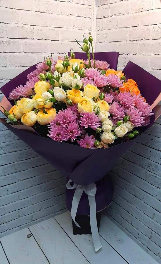 Букет цветов из: Хризантемы и Розы в Уральском
