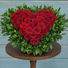 Цветочная композиция из Розы в виде сердца в Уральском