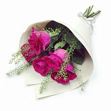 Букет цветов из:  Розы в Уральском