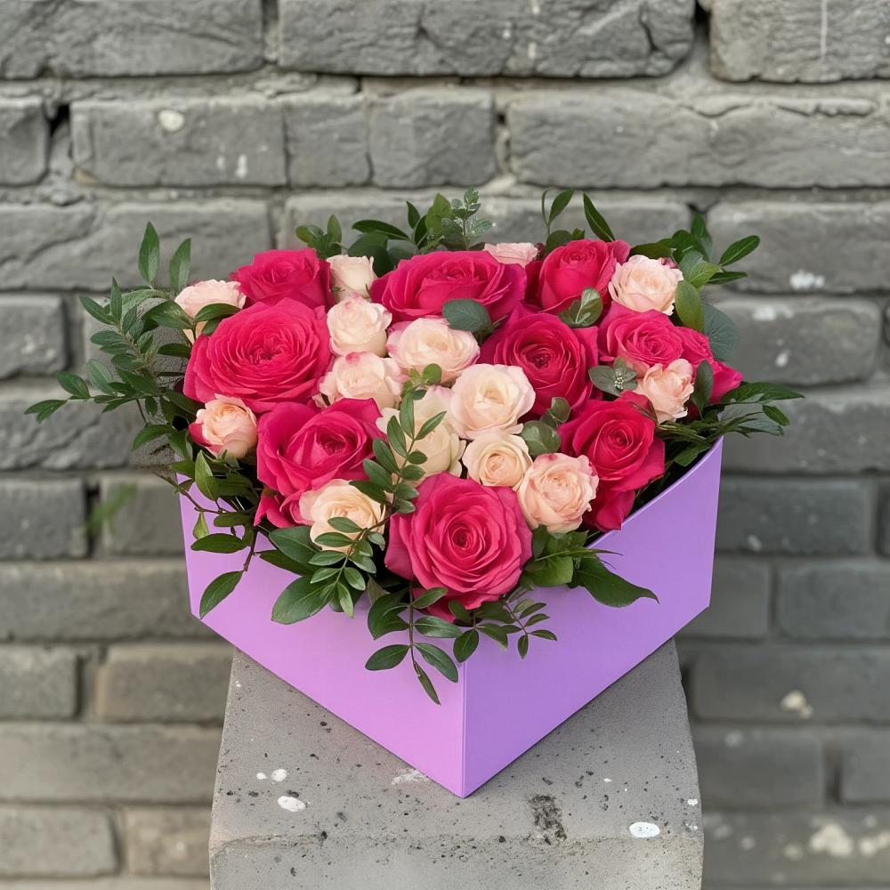 Цветочная композиция из Розы в коробке в Уральском