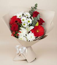 Букет цветов из:  Розы, Хризантемы, Герберы и Лилии в Уральском