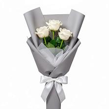 Букет 3 белые розы в Уральском