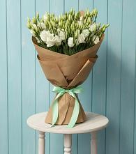 Букет цветов из:  Лизиантусы в Уральском