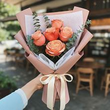 Букет цветов из:  Розы в Уральском