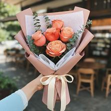 Букет цветов из:  Розы в Уральском
