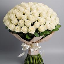 Букет 101 беля роза Белоснежка в Уральском