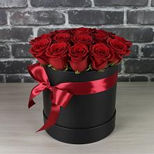 Цветочная композиция из Розы в шляпной коробке в Уральском