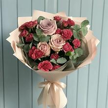 Букет цветов из:  Гвоздики и Розы в Уральском