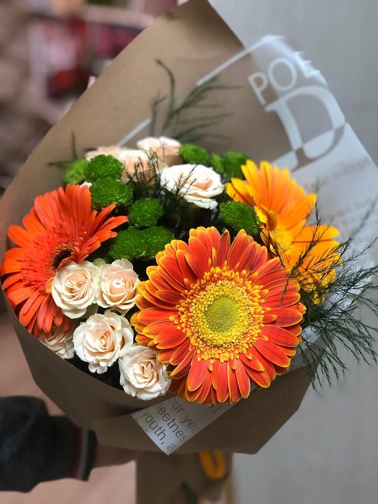Букет цветов из: Герберы, Хризантемы и Розы в Уральском