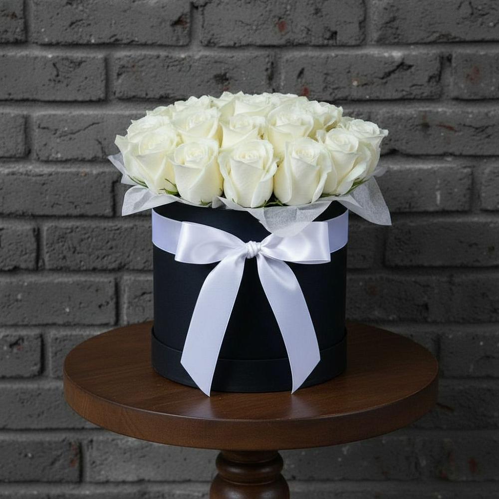 Цветочная композиция из Розы в шляпной коробке в Уральском