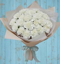 Букет цветов из:  Гвоздики в Уральском
