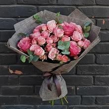 Букет цветов из:  Розы в Уральском